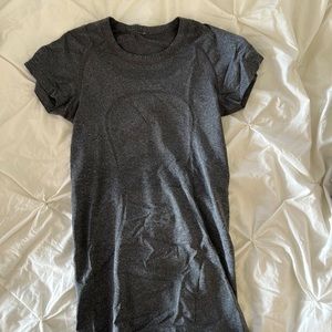 lululemon athletica Gray Short Sleeve Tee